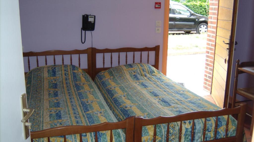 Auberge Les Muriers La Ferté-Hauterive Стая снимка