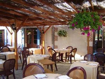 Auberge Les Muriers La Ferté-Hauterive Екстериор снимка